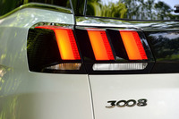 プジョー3008 GTライン デビューエディション(FF/6AT)【試乗記】の画像