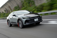 トヨタ・クラウン クロスオーバーRS“ランドスケープ”