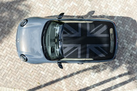 新世代MINIのオープントップモデル「クーパー コンバーチブル」が上陸の画像