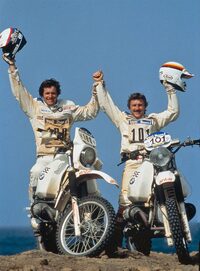 ユーベル・オリオール(写真左)とガストン・ライエ(同右)。1984年のパリ・ダカールラリーより。