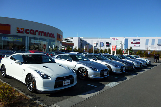 日産ユーズドカーセンターが運営する「カーミナル東京」。