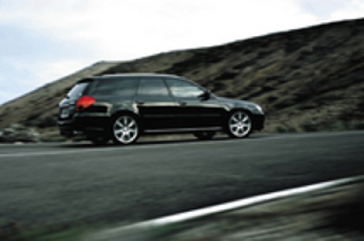 パリで出た「スバル・レガシィ」3リッター+6段マニュアル車、発売