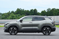 「eビターラ」は全長×全幅×全高=4275×1800×1640mmのコンパクトSUV。欧州では、まさに実用車のメインストリームに位置するクルマとなる。