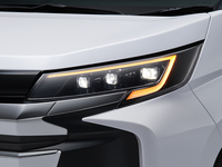 「S-Z」グレードにはプロジェクター式LEDヘッドランプ(オートレベリング機能付き)+LEDターンランプ+LEDクリアランスランプ(デイライト機能付き)をオプション設定した。