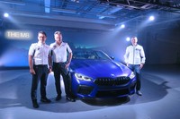 右から、発表会に登壇したBMWジャパンの代表取締役社長ペーター・クロンシュナーブル氏、ドイツから来日したBMW M社のピーター・クイントス副社長とセールス&マーケティングマネージャーであるピーター・シュペッ氏。