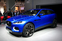 ジャガーが初のSUV「C-X17」を披露【フランクフルトショー2013】