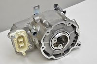 MGUは、EV走行も可能なHVの走行用モーターとしては非常にコンパクトで、最大トルクも3.1kgmと小さい。スズキのシステムではこの駆動力を約10:1というギア比のリダクションギアによって増幅。コンパクトなモーターでのEV走行を可能にしている。