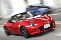 2015年に登場当時の「マツダ・ロードスター」。(写真=池之平昌信)