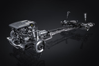 サスペンション形式そのものは「LC」と同じ。前後ともマルチリンクである。