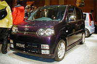 ムーヴカスタムのフロントビュー。