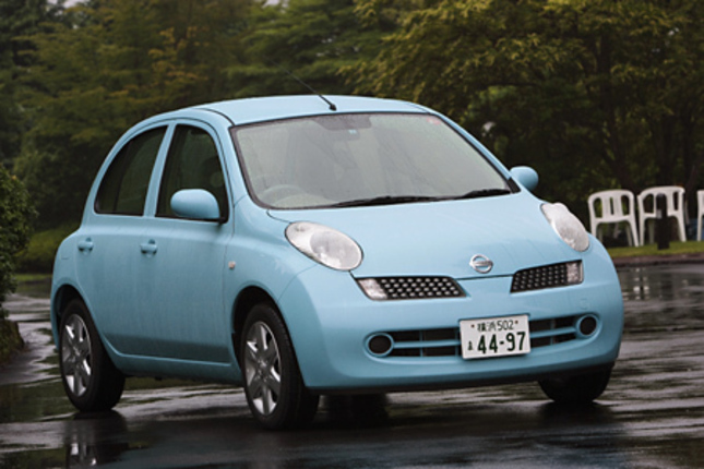 【スペック】12E:全長×全幅×全高=3725×1660×1525mm/ホイールベース=2430mm/車両重量=950kg/駆動方式=FF/1.2リッター直4DOHC16バルブ(90ps/5600rpm、12.3kgm/4000rpm)/価格=122万3250円(テスト車=149万1000円)