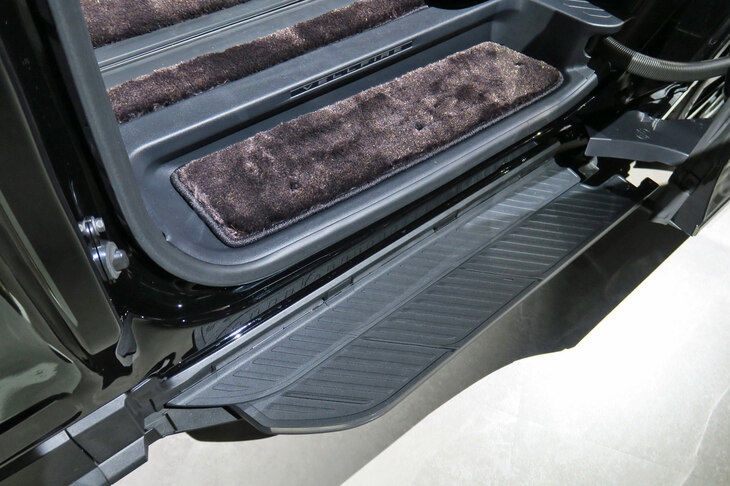 トヨタ・ヴェルファイアZプレミア(ユニバーサルステップ)