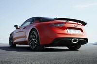 「アルピーヌA110」のマイナーチェンジモデル登場 国内導入も決定の画像