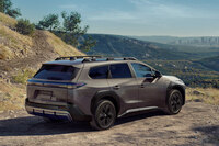 「スバル・トレイルシーカー」は「トヨタbZウッドランド」(写真)の姉妹モデルとなる。