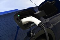 「フォルクスワーゲンID.4」が日本上陸 独自の充電ネットワークも整備の画像