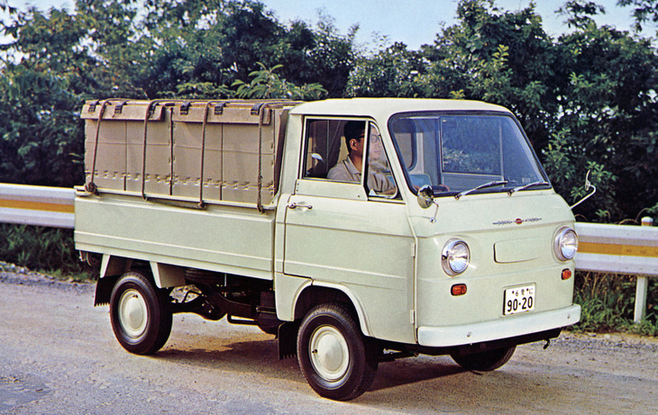 1965年「コニー360ワイド」。一方開きでも三方開きでも荷台の高さは同じで、よって双方ともフルフラットだった。荷台長は「ダイハツ・ハイゼットキャブ」の1.7mを上回る1.9mを誇った。