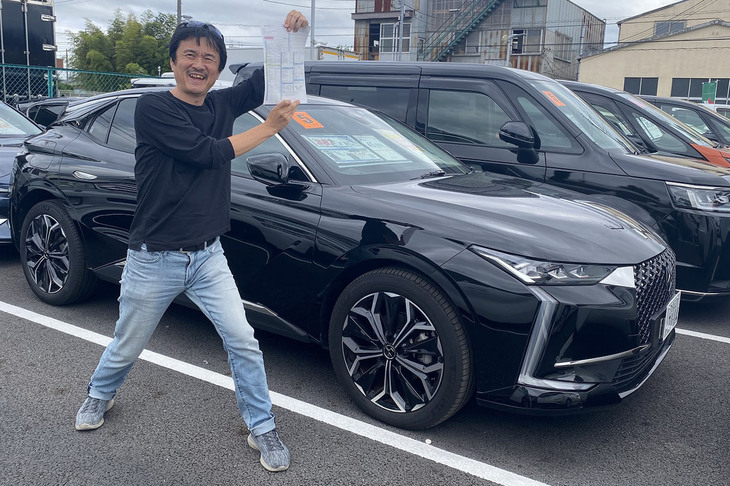 ジャンプ三郷センターで「DS 4リヴォリBlueHDi」の見積もりをもらった。2023年式で走行1.2万kmとなる個体である。法定点検とグー保証(保証なしも選択可)、管轄外費用を含めると、その見積もり金額は402万8000円であった。
