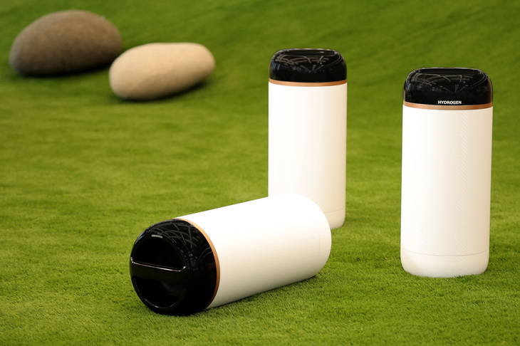 プロトタイプのサイズは直径が約180mm、全長が約400mmで、重さは約5kgとされている。ただし、こうした仕様やデザインについては今後変更の可能性もあり、また用途にあわせて複数種類の開発も検討しているという。