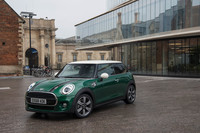 MINIブランド創設60周年を記念する特別仕様車が登場