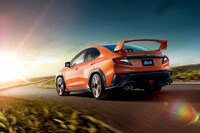 清水「伝統の『WRX』は、どこへ行こうとしてるのかな?」 
	ほった「デザインに関係のない話は禁止です」