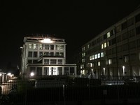 旧リンゴット工場の本部棟(左)。ムッソリーニは1932年10月にこのバルコニーで演説を行っている。