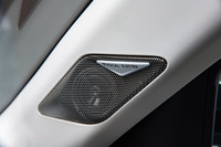 12基のスピーカーからなるFOCAL Electraのオーディオシステムは「グランシック」の専用装備で、他のグレードにはオプションでも用意されていない。