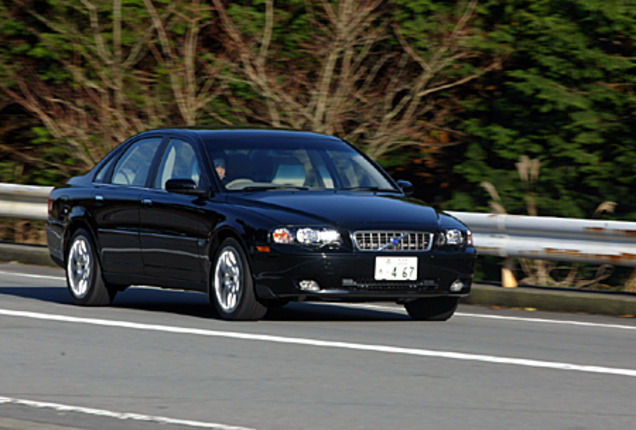 【スペック】S80 T-6“Dynamic”:全長×全幅×全高=4850×1835×1450mm/ホイールベース=2790mm/車重=1670kg/駆動方式=FF/2.9リッター直6DOHC24バルブターボ・インタークーラー付き(272ps/5400rpm、38.7kgm/1800-5000rpm)/車両本体価格=698.0万円(テスト車=708.0万円)