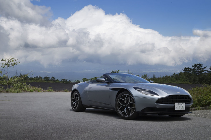 「DB11ヴォランテ」が発表されたのは、2017年10月のこと。2018年の第1四半期から、世界各地でデリバリーが始まった。