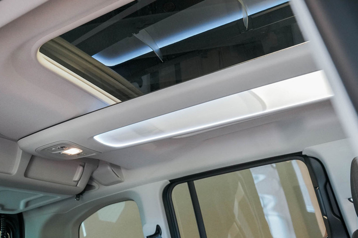 シトロエン・ベルランゴMAX BlueHDi(モジュトップ)