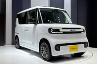 BYDがジャパンモビリティショーで発表した、BEVの軽スーパーハイトワゴン「ラッコ」。