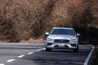 ボルボV60 T8 Twin Engine AWDインスクリプション