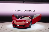 マツダのコンセプトカー「アイコニックSP」。「2ローターRotary-EVシステム」が搭載される。