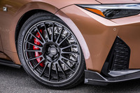 今回の試乗車では、「TOM'S」のセンターキャップ付き「TWS118Fスポーツモノブロック」ホイールに、「ブリヂストン・ポテンザS007A」タイヤが組み合わされていた。タイヤサイズはフロントが245/40R19、リアが265/35R19。