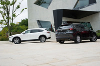 「CX-8」の発売は2017年12月14日の予定。価格は319万6800円から419万0400円となっている。