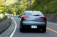 後続ドライバーの脳裏に深く刻まれる(?)、シトロエンC5の個性的なリアビュー。