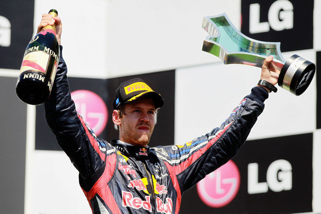レッドブルのセバスチャン・ベッテルが得意のバレンシアでポール・トゥ・ウィン。これまで8戦して6勝、チャンピオンシップでも大量77点リードを築き、2年連続タイトルへ向けてまい進中だ。(Photo=Red Bull Racing)