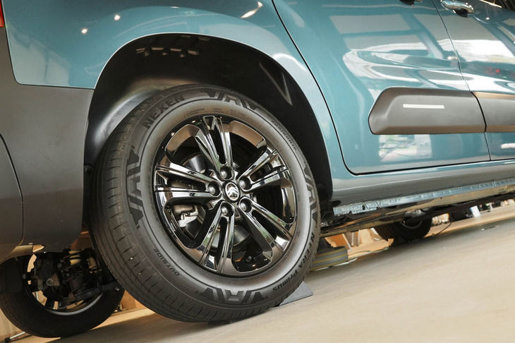 シトロエン・ベルランゴMAX BlueHDi(リアホイール)