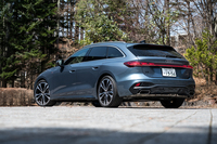 ボディータイプはワゴンの「A5アバント」と「A5」の2タイプ。新型は「A4」と「A5スポーツバック」が統合されているため、A5のリアはトランクではなくハッチバックとなる。