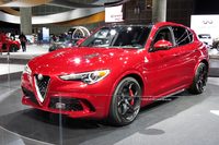 2017年のロサンゼルスモーターショーにて、アルファ・ロメオのブースに展示されていた「ステルヴィオ クアドリフォリオ」。