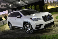 スバルが3列シートの新型SUV「アセント」を発表の画像