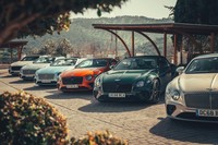 ボディーカラーは全70色、ソフトトップは全7色がラインナップされている。