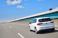 フォルクスワーゲン・ゴルフeTSIアクティブ/ゴルフeTSI Rライン【試乗記】の画像