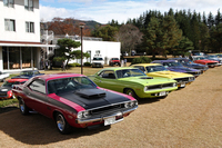 「第5回アメリカン・ヒストリックカーショー&チャリティーオークション」の会場から