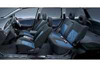 【写真上】新設定の「スポーツギアS」
【写真下】「ターボR」のインテリア。