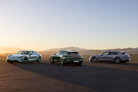 2015年に発表されたコンセプトカー「ミッションE」をルーツに持つポルシェ初の100%電気自動車「タイカン」。スポーティーな4ドアサルーン「スポーツセダン」とクロスオーバーモデル「クロスツーリズモ」、ステーションワゴン「スポーツツーリズモ」の3モデルがラインナップされている。