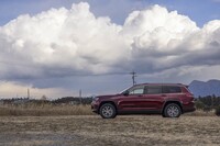 ボディーの全長は5200mm、ホイールベースは3090mmにも達する。最小回転半径は6.3m。