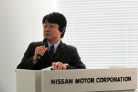 まずはチーフマーケティングマネージャーの南 智佳雄氏が、販売実績をはじめとした「ノート」の“近況”を説明。このときは「このままいけば、2016年度下期のコンパクトカー売り上げナンバーワンになれると思います……」という表現だったが(説明会は3月29日開催だったため)、その後、ノートは南氏の言葉通り2016年度下期のコンパクトカー売り上げナンバーワンを達成した。