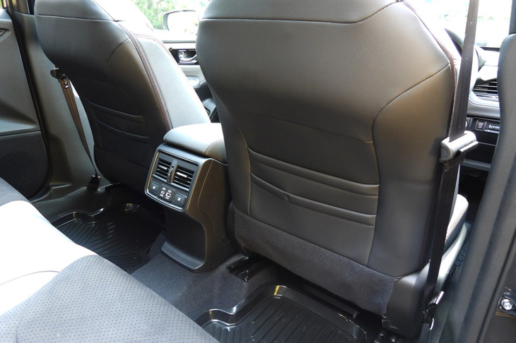 スバル・フォレスター スポーツEX(フロントシートバック)