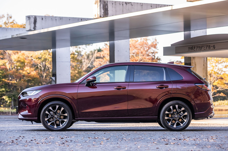 ホンダZR-V e:HEV Z(サイドビュー)