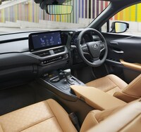 「レクサスUX」の改良モデル発売 “すっきりと奥深い走り”をさらに追求の画像